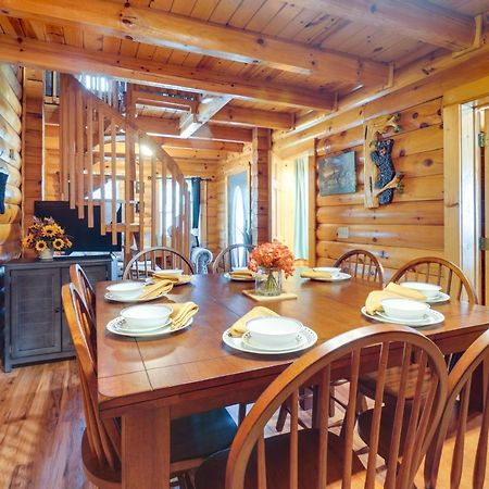 Lovely Gatlinburg Cabin With Private Hot Tub! Dış mekan fotoğraf