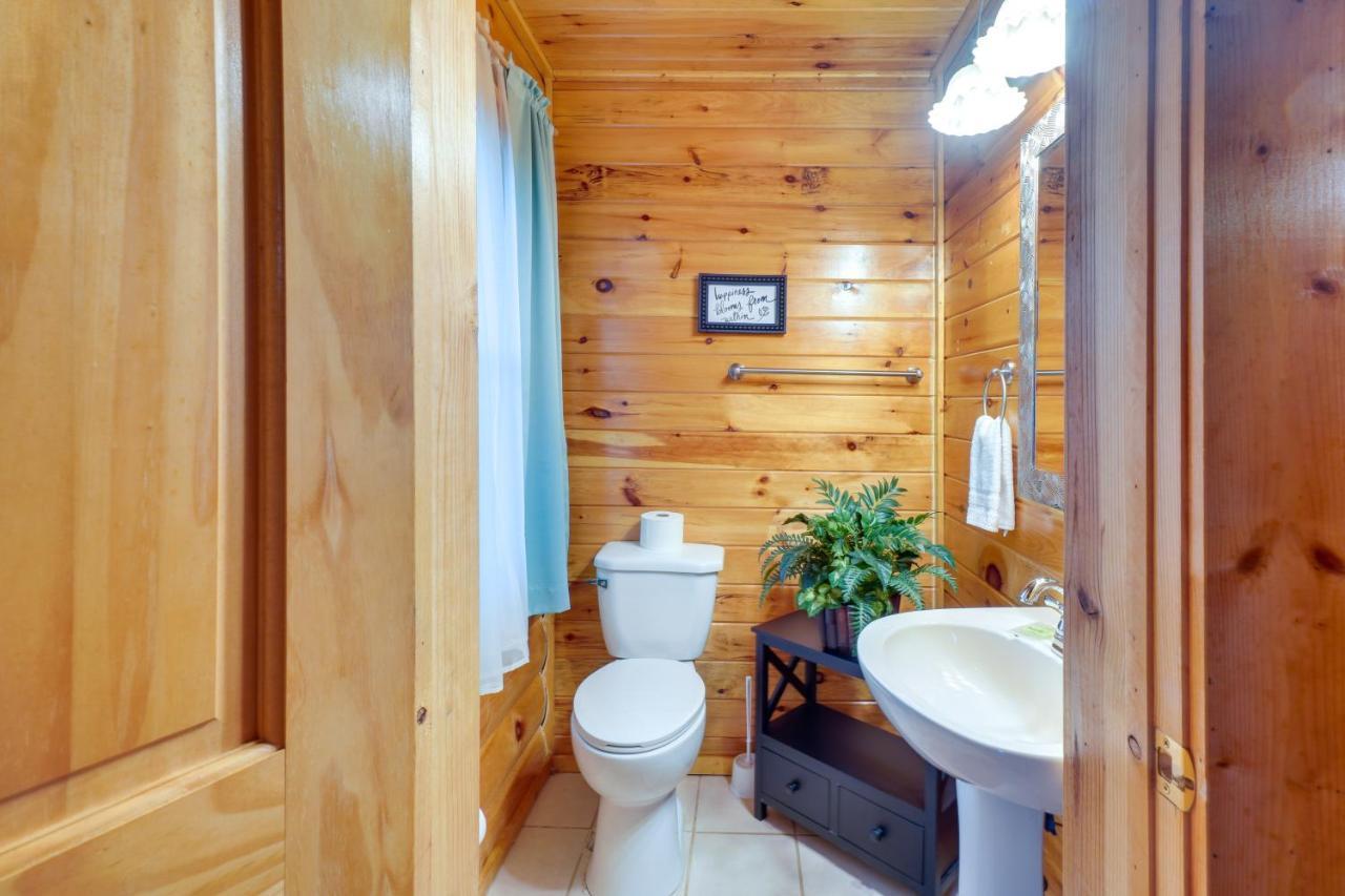 Lovely Gatlinburg Cabin With Private Hot Tub! Dış mekan fotoğraf