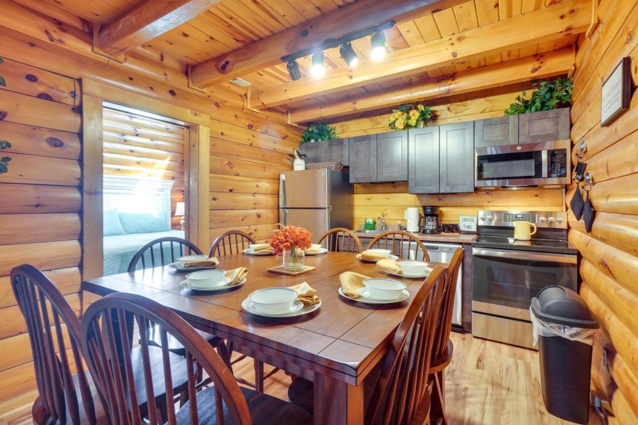 Lovely Gatlinburg Cabin With Private Hot Tub! Dış mekan fotoğraf
