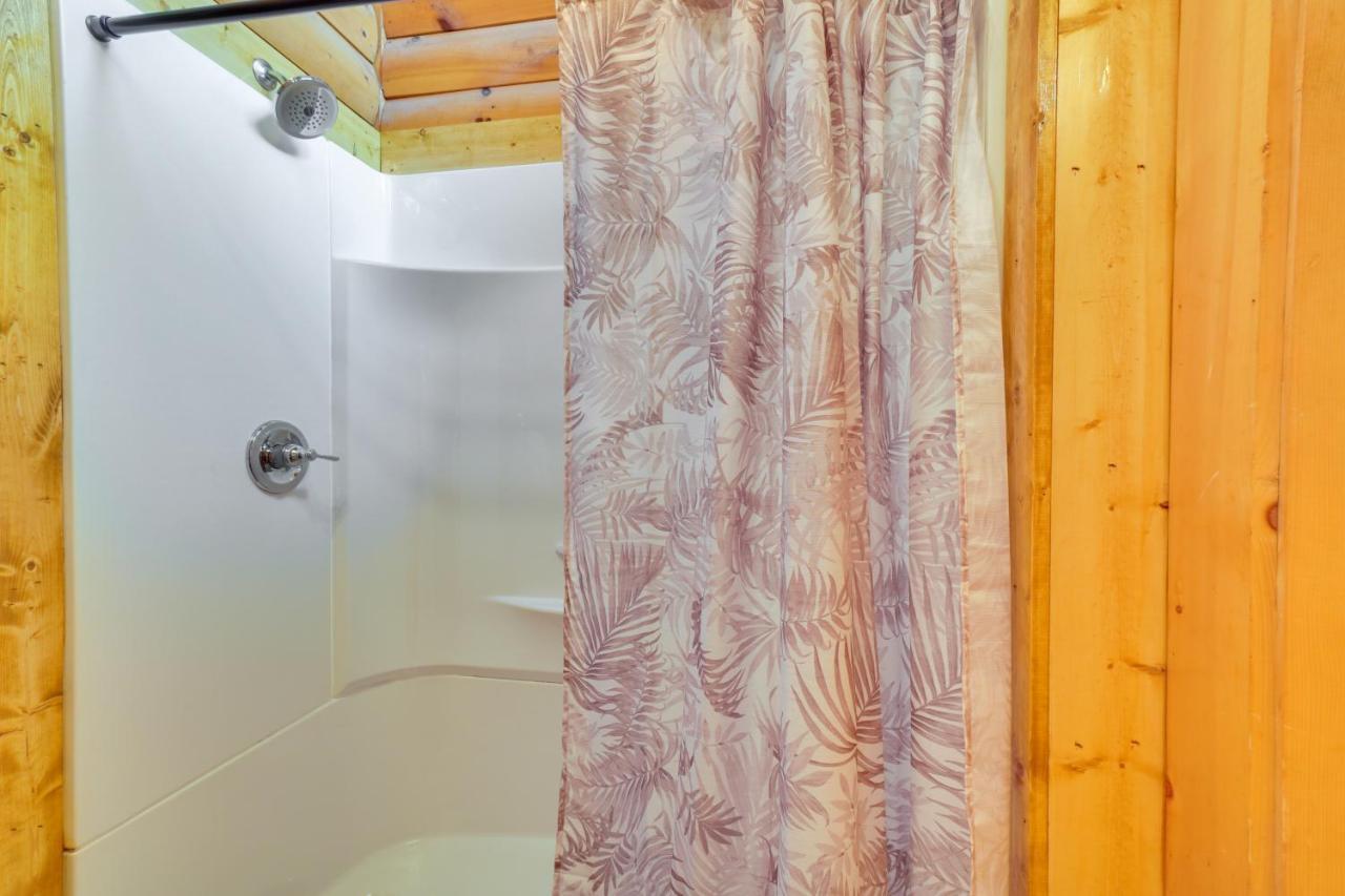 Lovely Gatlinburg Cabin With Private Hot Tub! Dış mekan fotoğraf