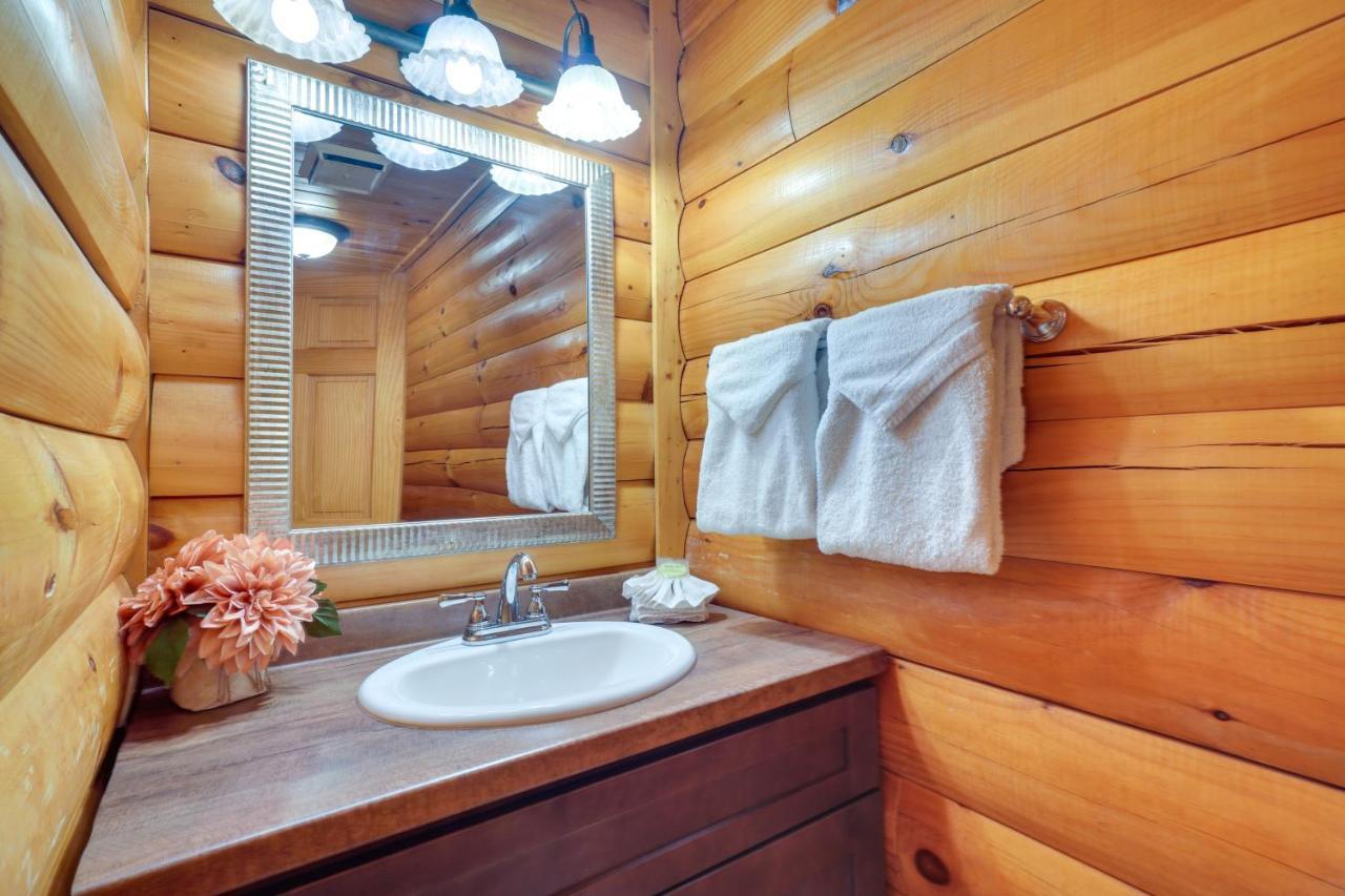 Lovely Gatlinburg Cabin With Private Hot Tub! Dış mekan fotoğraf