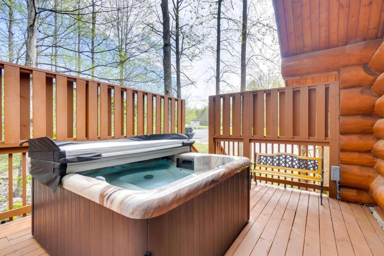 Lovely Gatlinburg Cabin With Private Hot Tub! Dış mekan fotoğraf