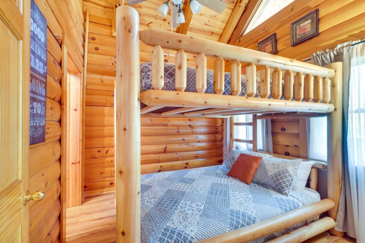 Lovely Gatlinburg Cabin With Private Hot Tub! Dış mekan fotoğraf